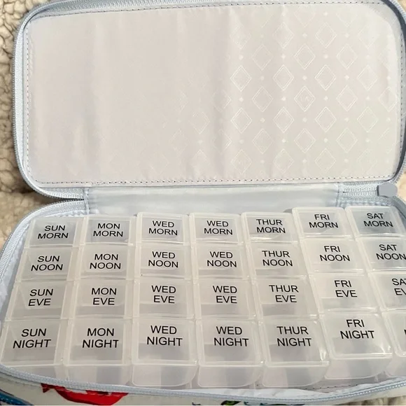 Vera Bradley Accessories - Picture 12 of 16